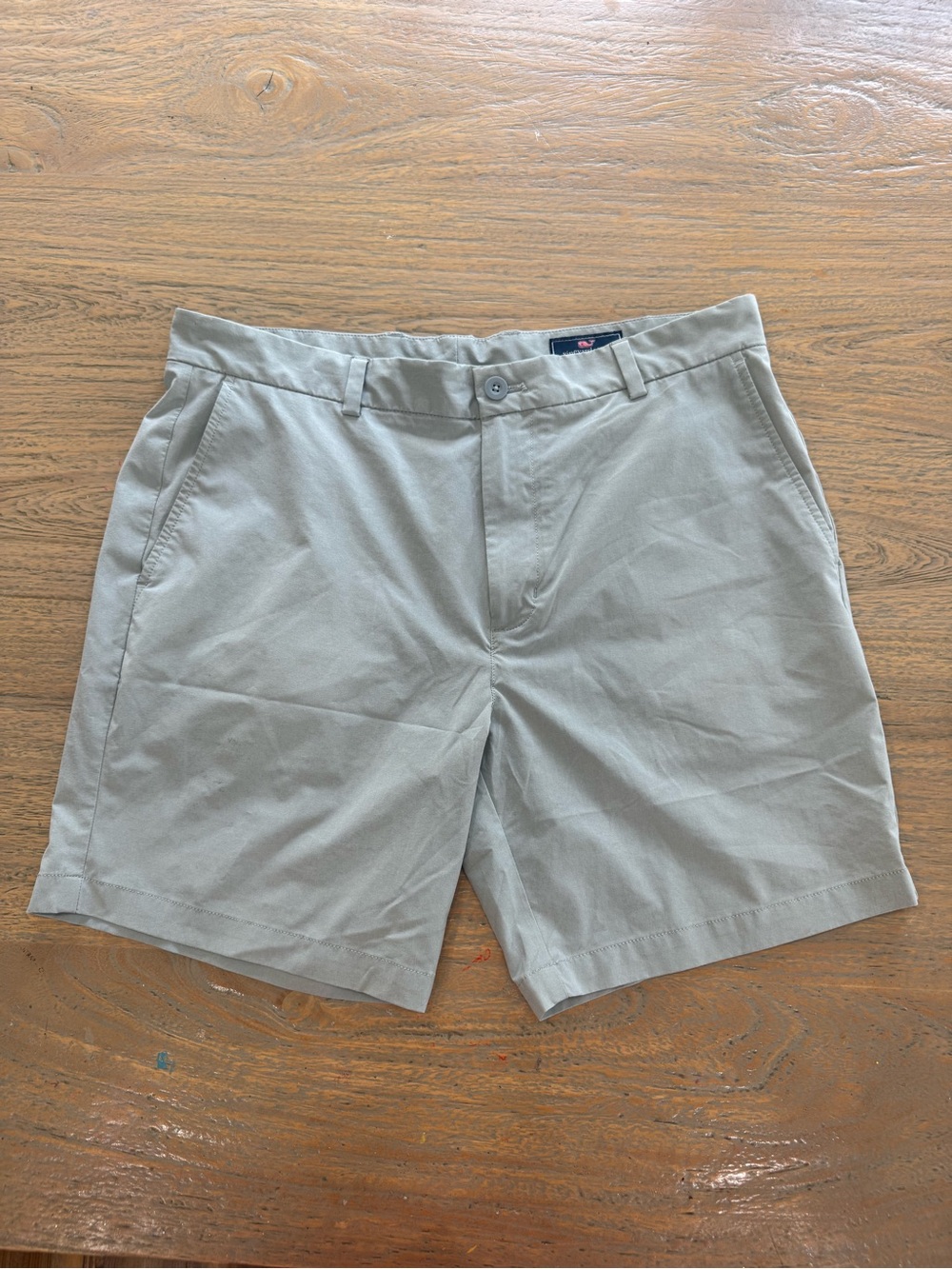 Vineyard Vine’s Men's Light Gray Casual Shorts - Classic Fit 36